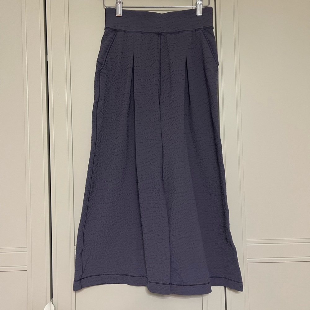 Lululemon Can You Feel The Pleat Crop in Moonwalk - Picture 14 of 15